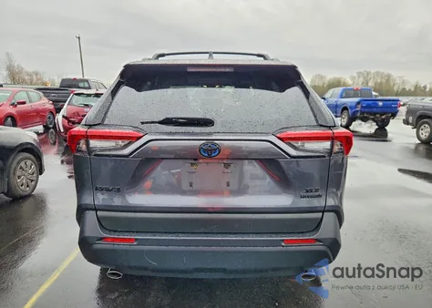 2022 Toyota Rav4 Xle Premium z USA, uszkodzony, nr VIN JTMB6RFV6ND054742